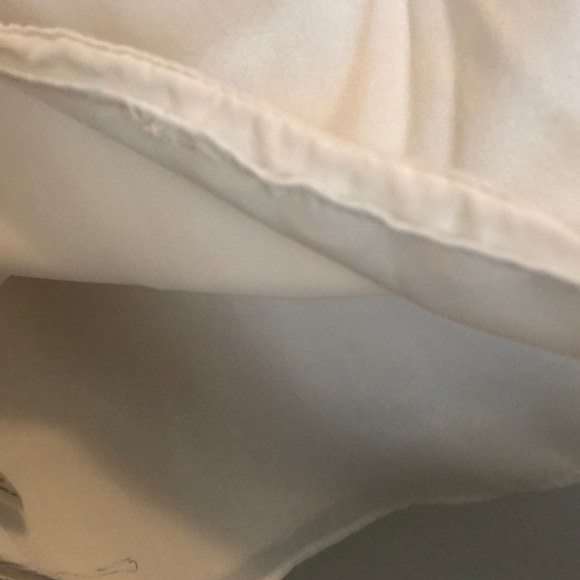 White House/Black Market - 100% Silk Blouse - Picture 5 of 8